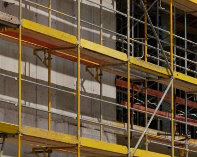 Suspended Scaffolding Safety in Construction Environments