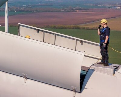 <h1>Wind Turbine Technicians | How They Work Safely</h1>